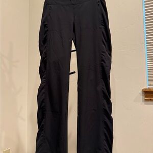 Athleta LaVida Pants with Ruched Side Seam Detail Black Size 4